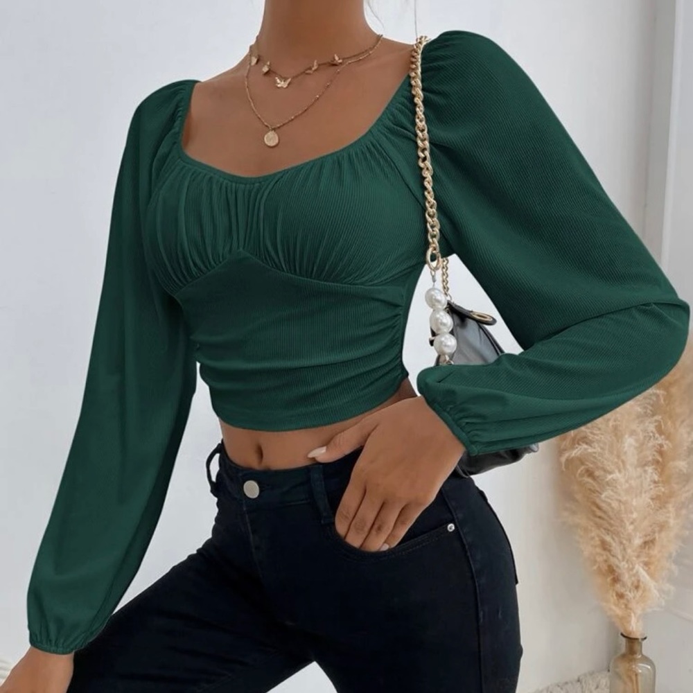 Sweetheart Neck Long Sleeve Crop Top